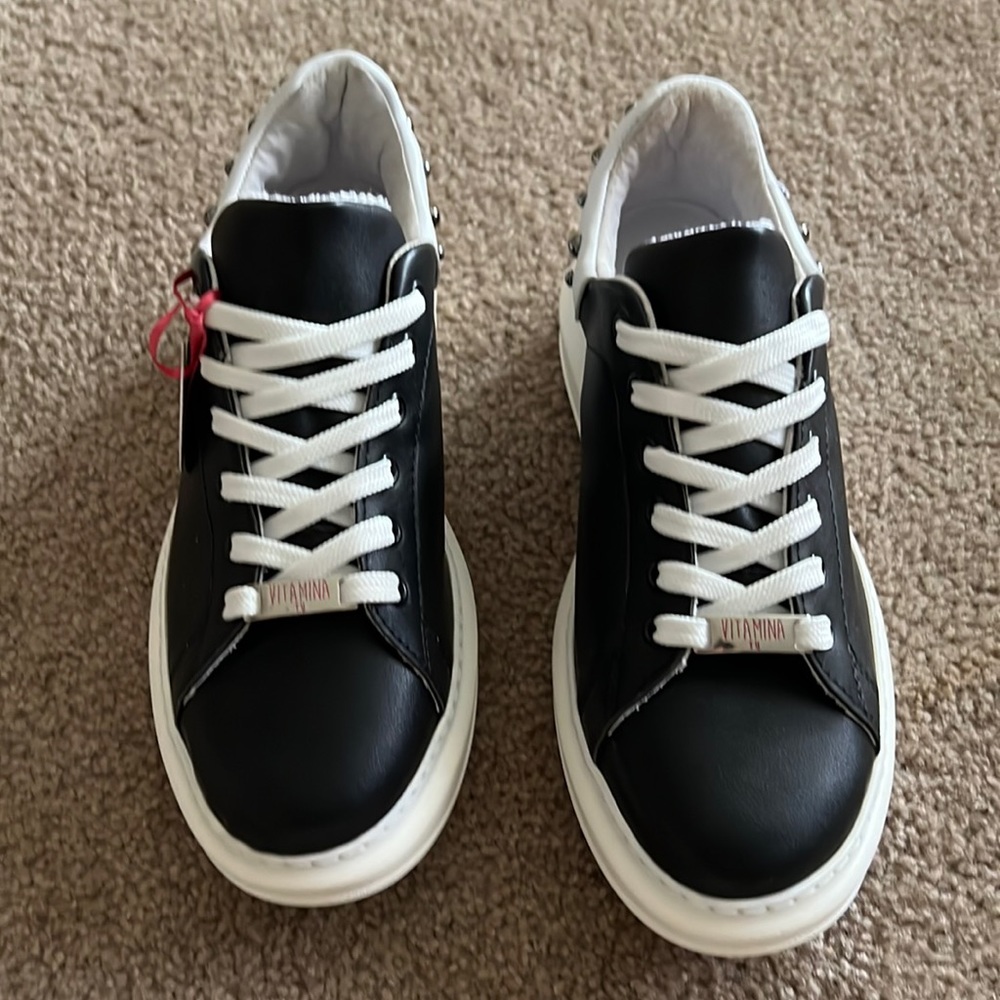 Vitamina Tu sneakers: